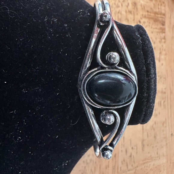 Black Onyx Sterling Silver Bangle - Picture 4 of 6